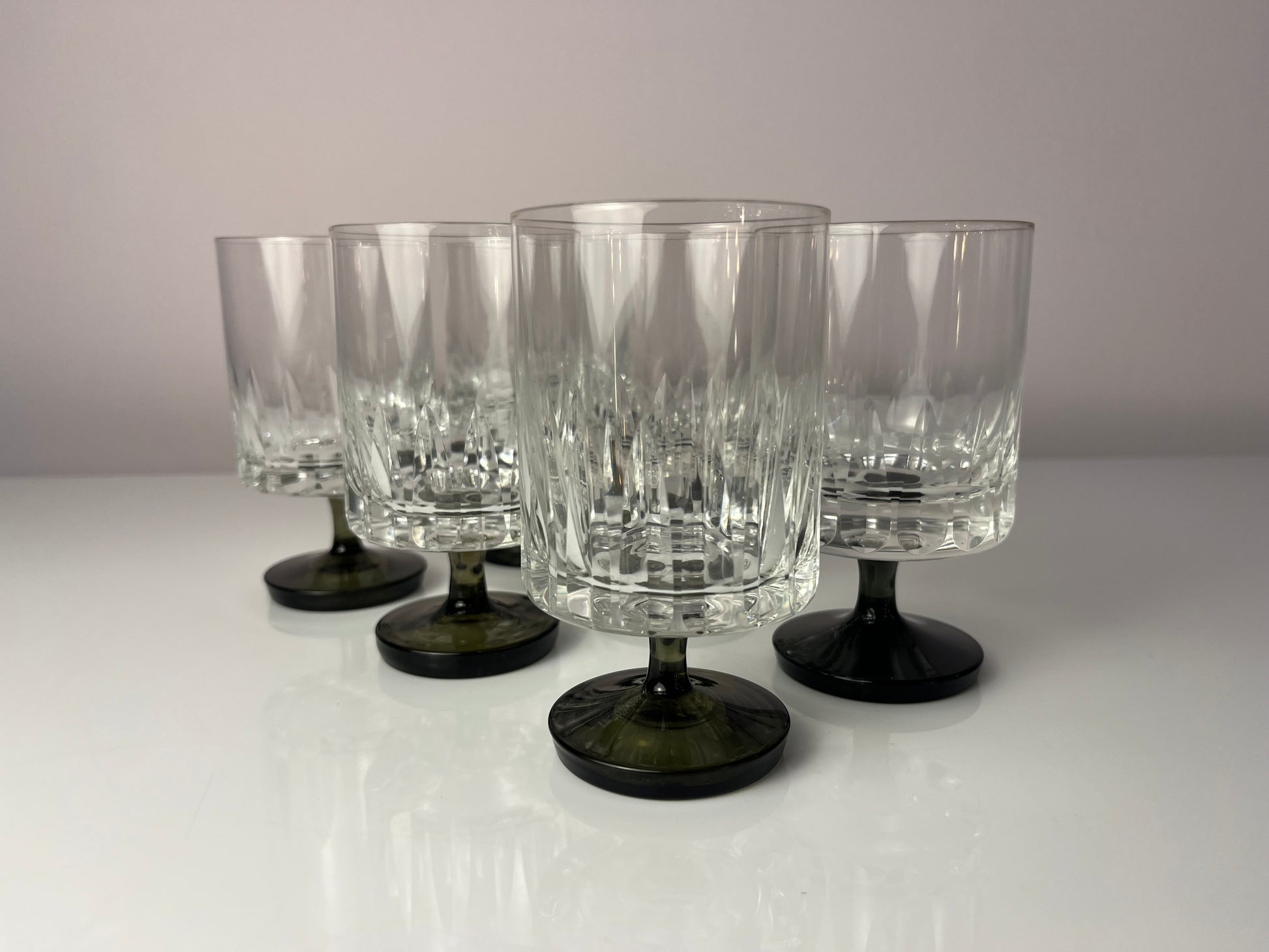 Set: 6x Weinglas mit grauem Sockel