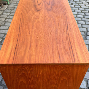 Kommode Teak mit Schloss aus Dänemark