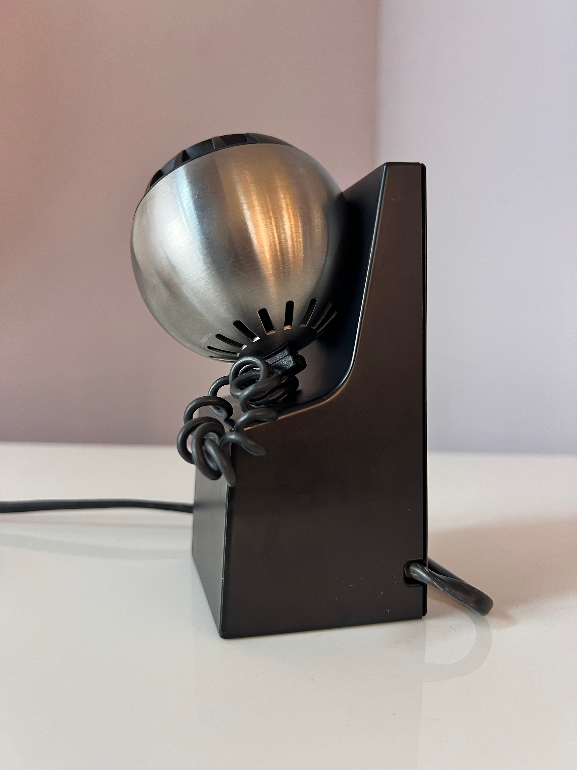 Tischlampe Modell 41701 schwarz silber mit Kugelkopf von Osram
