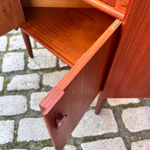 Eckschrank Teak mit Glastür und Schloss