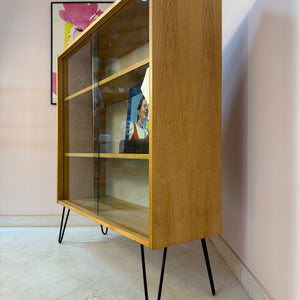 Vitrine Typ 430 mit neuen Hairpinlegs von Joachim Nebelung für Hellerau