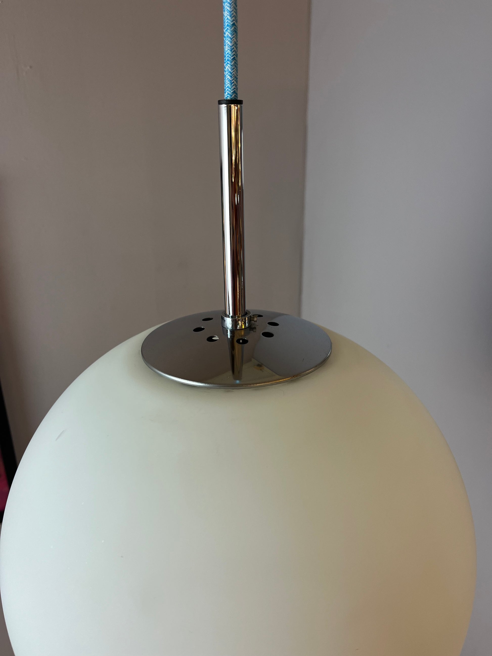 Kugellampe weiß Chrom von Glashütte Limburg