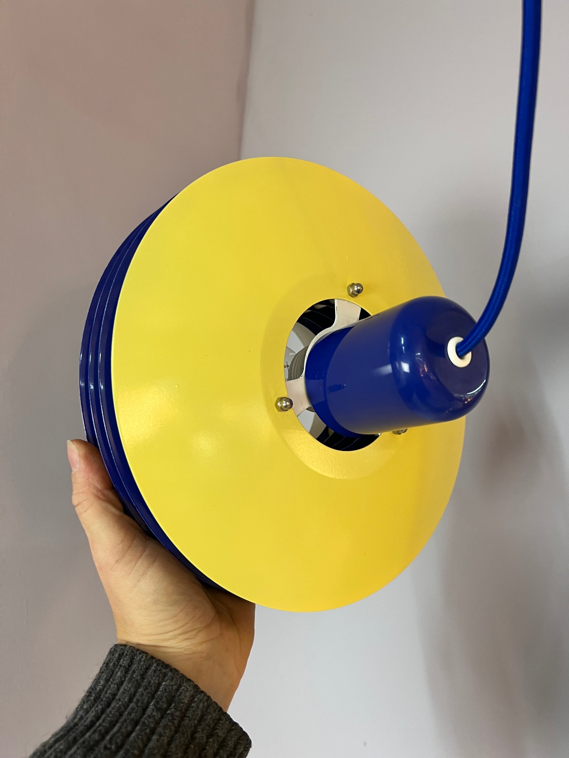Hängelampe Typ 763 blau gelb von Horn
