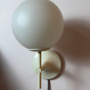 Wandlampe weiß Opalglas von Max Bill für Temde