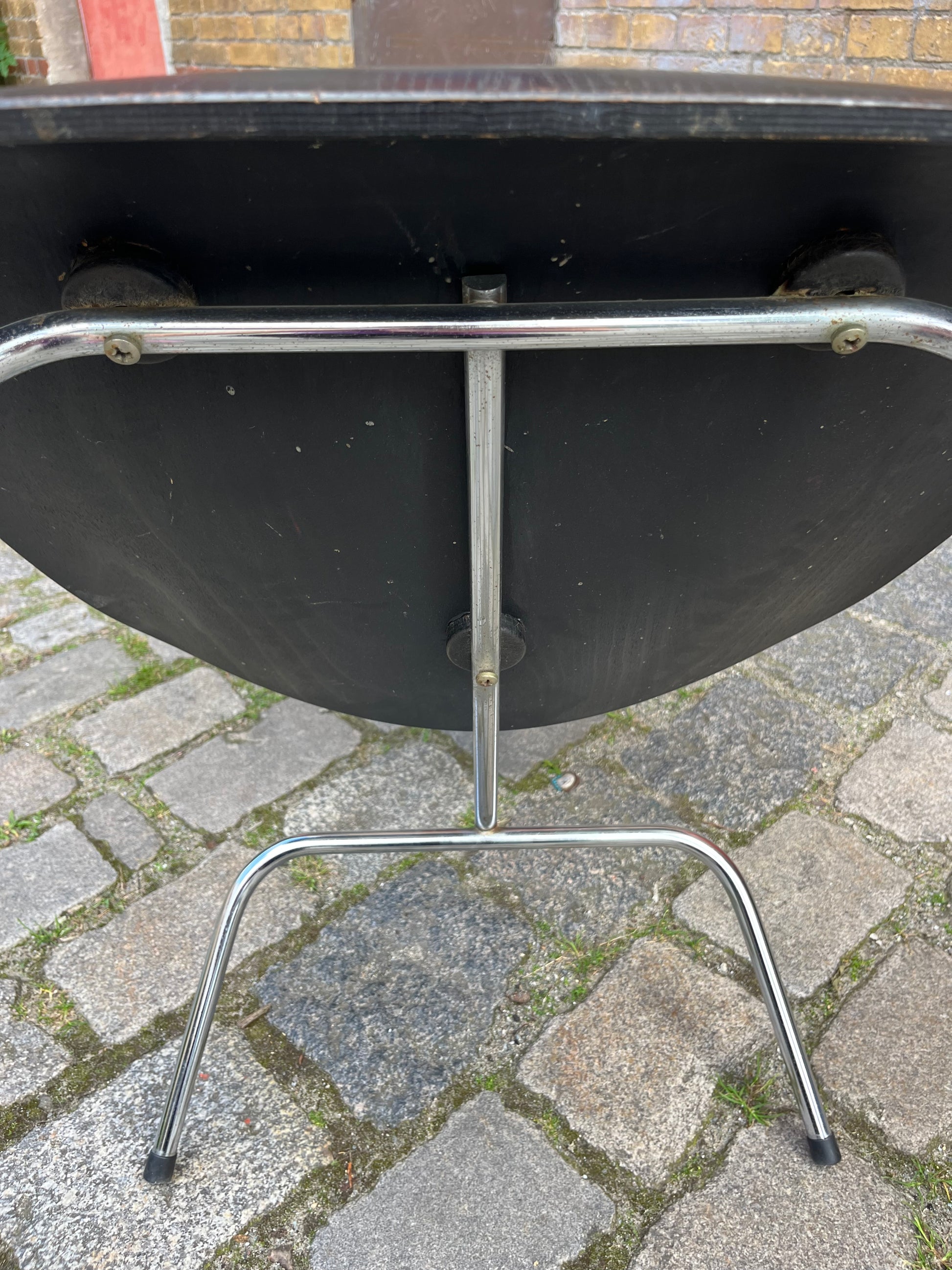 Sessel LCM schwarz Plywood von Ray & Charles Eames
