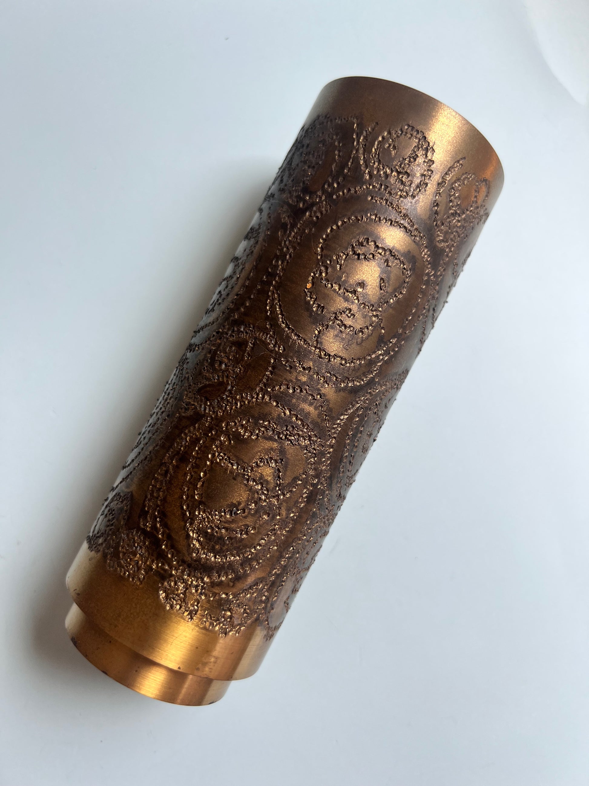Brutalistische Vase gold Messing 70er