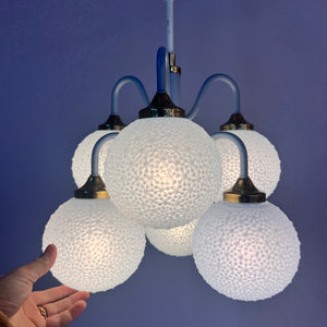 Kronleuchter hellblau/messing