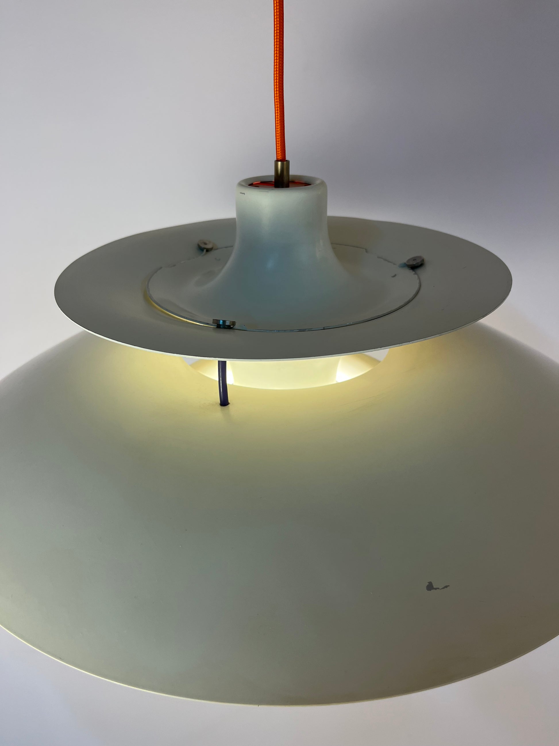 Lamellenlampe PH5 weiß von Poul Henningsen für Louis Poulsen