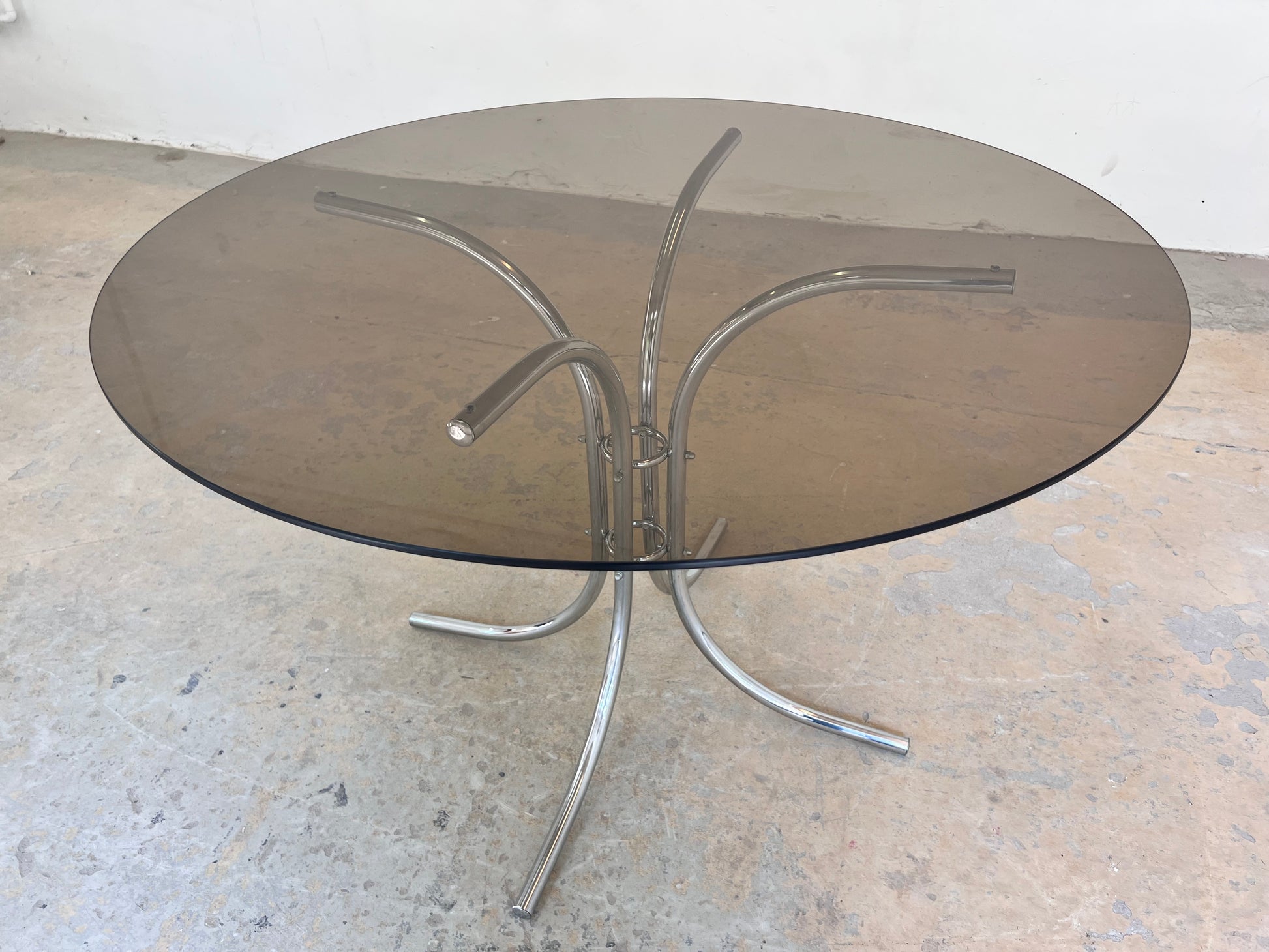 Runder Esstisch Rauchglas & Chrom