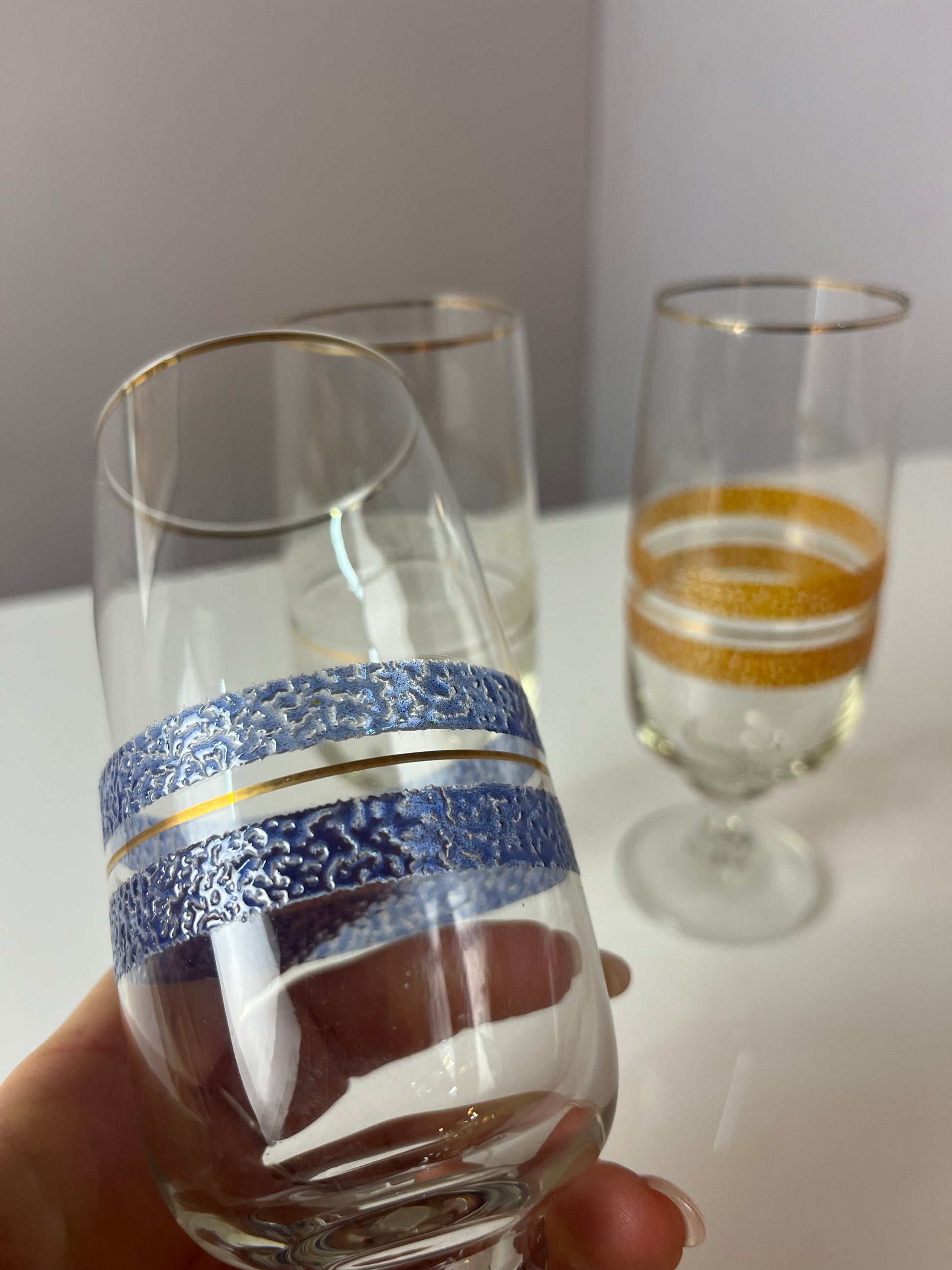 Set: 3x Sektglas blau weiß orange mit Goldrand