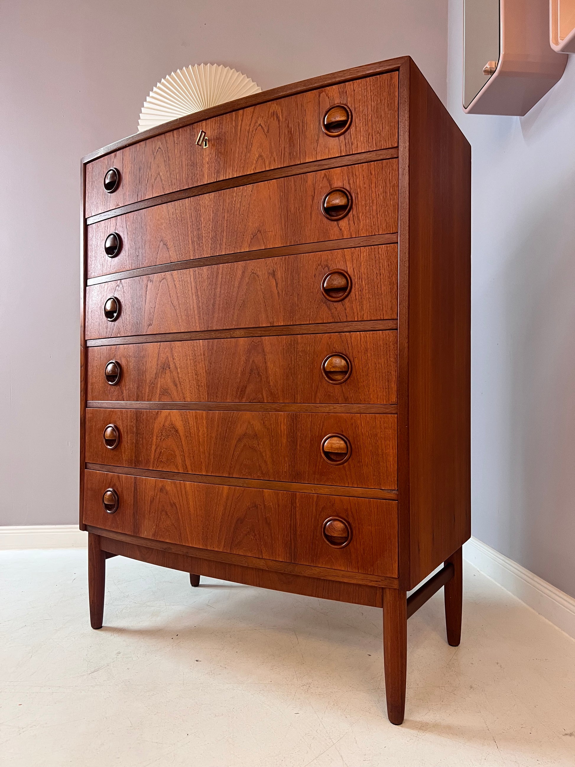 Kommode mit gerundeter Front Teak aus Dänemark
