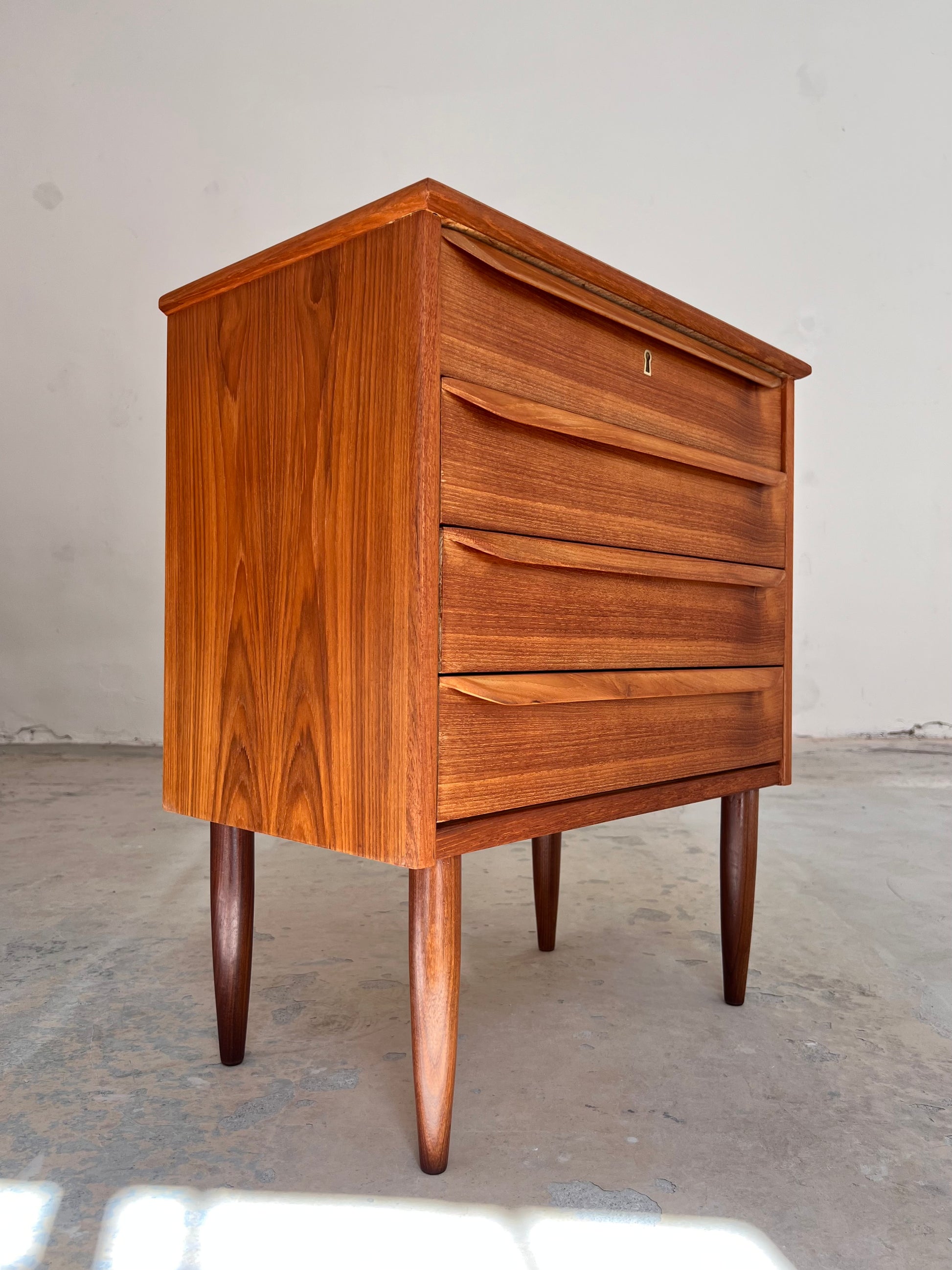 Kommode No. 80 Teak von Egon Tachjelm für Odder