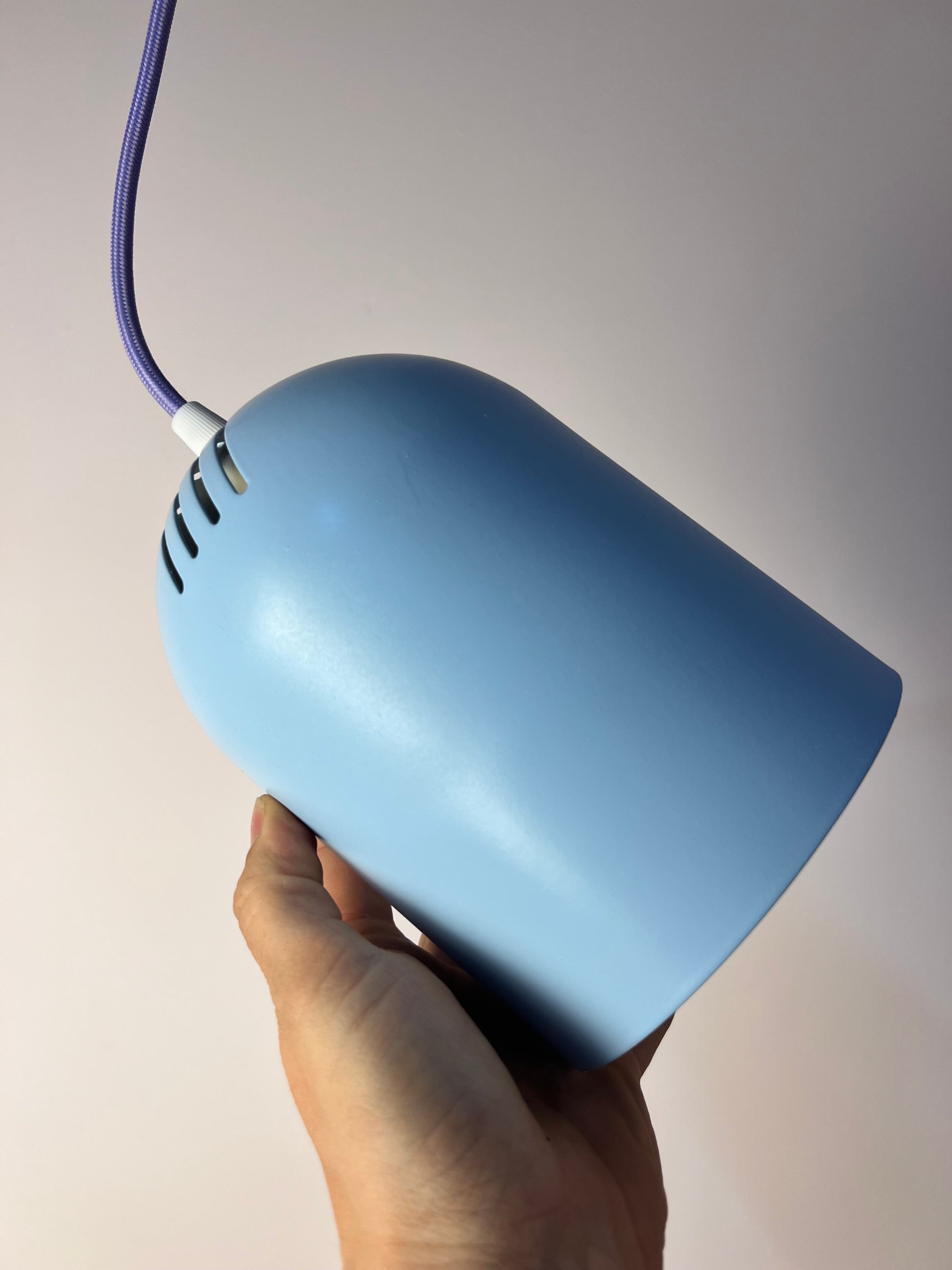 Hängelampe hellblau neu lackiert