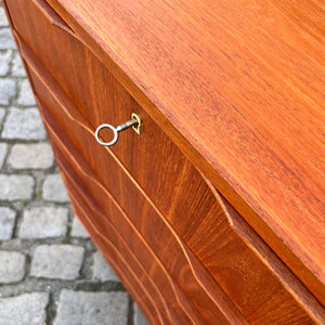 Kommode Teak mit Schloss aus Dänemark