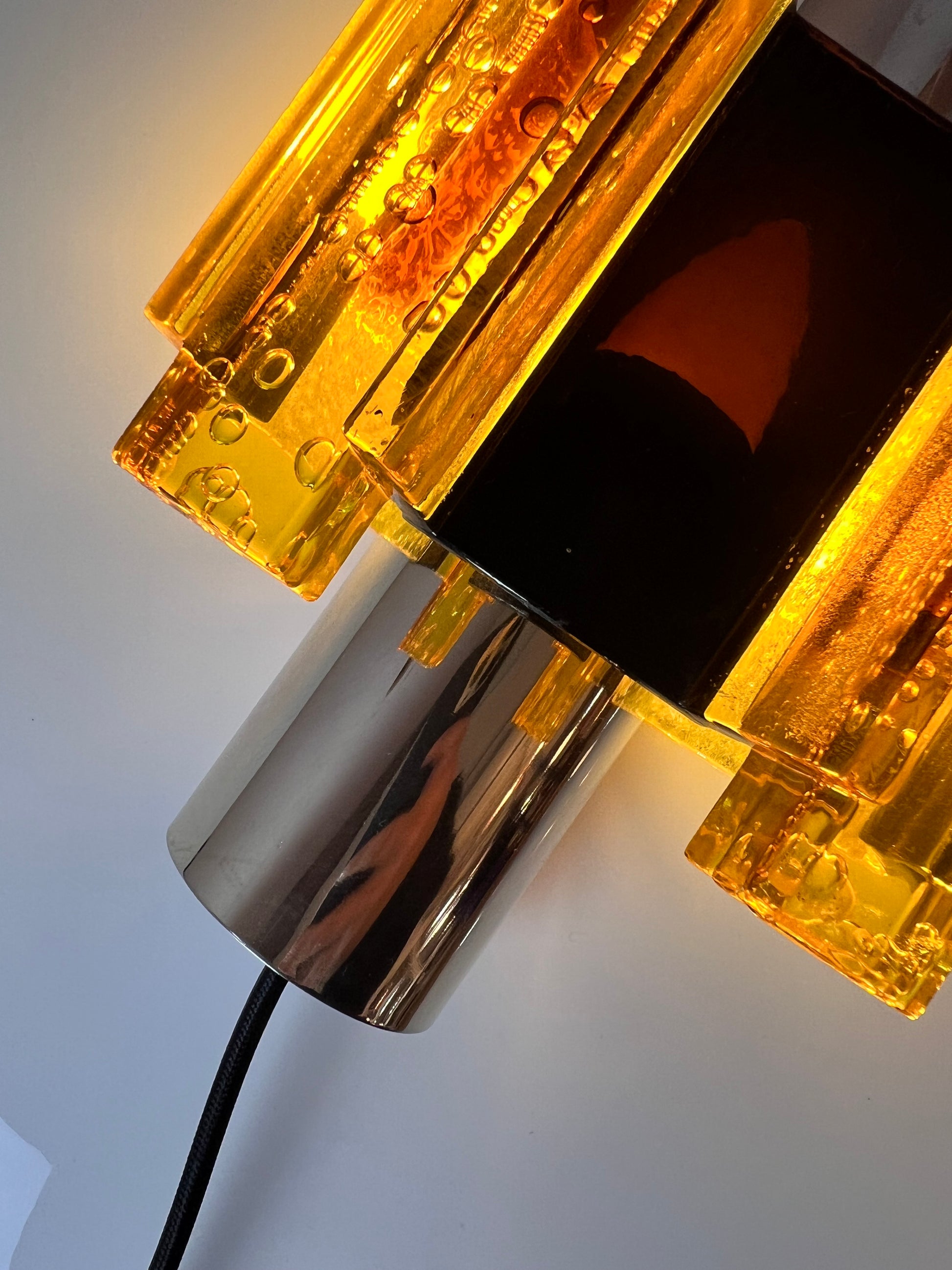 Wandlampe gelb schwarz von Claus Bolby für Cebo