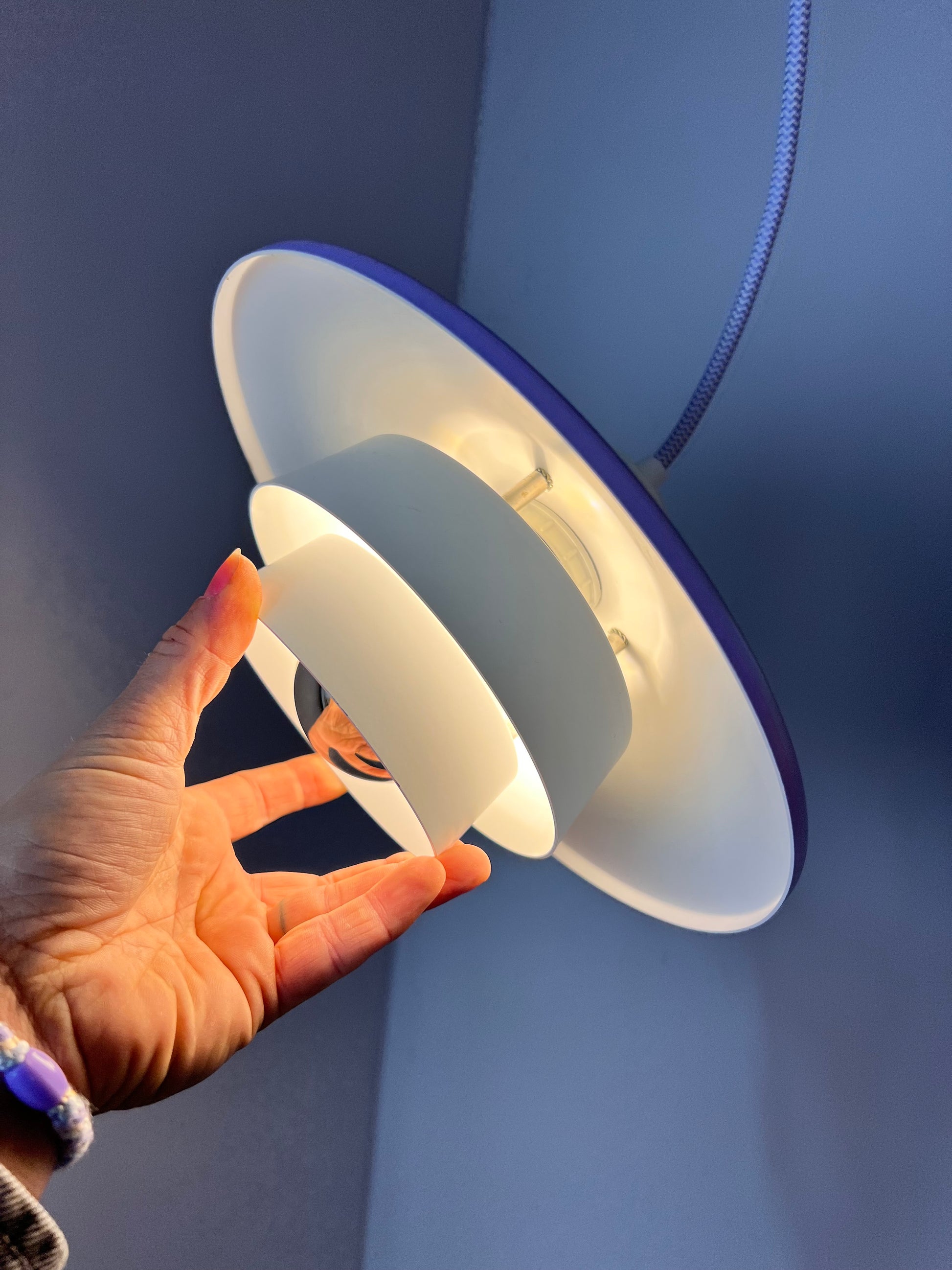 Lamellenlampe neu lackiert weiß lila