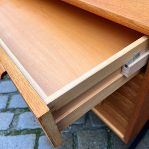 Kommode Eiche mit schwarzen Beinen