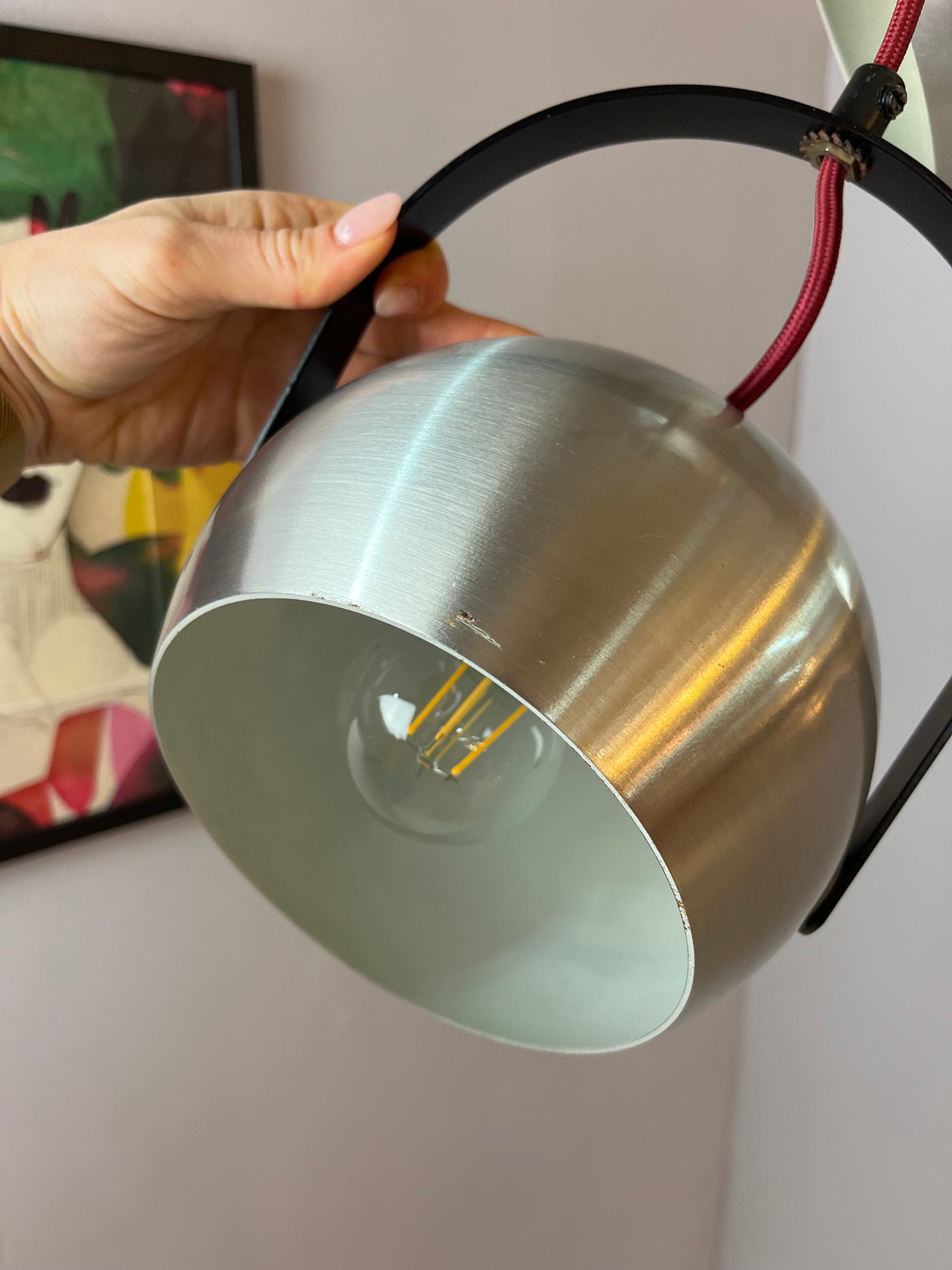 Kugellampe mit Kippmechanismus silber schwarz