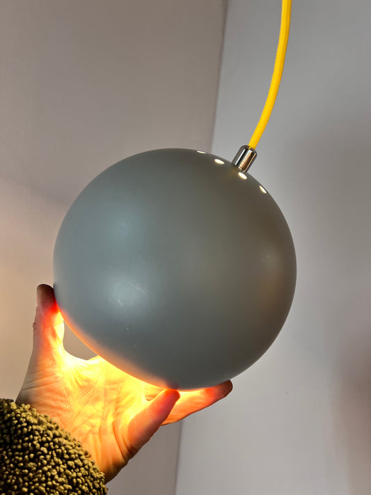 Kugellampe grau von Frandsen Dänemark