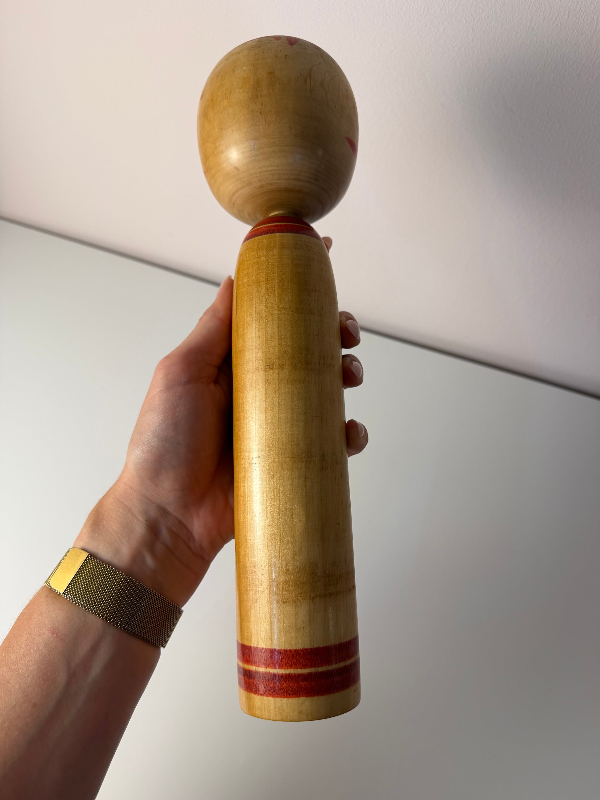 Japanische Kokeshi Holzfigur handbemalt