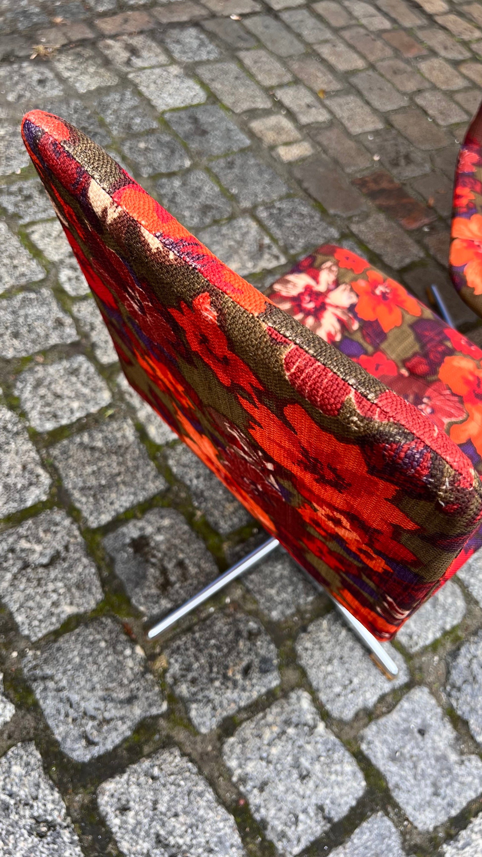 Set: 4x Drehstuhl rot floral von EKA Wohnmöbel