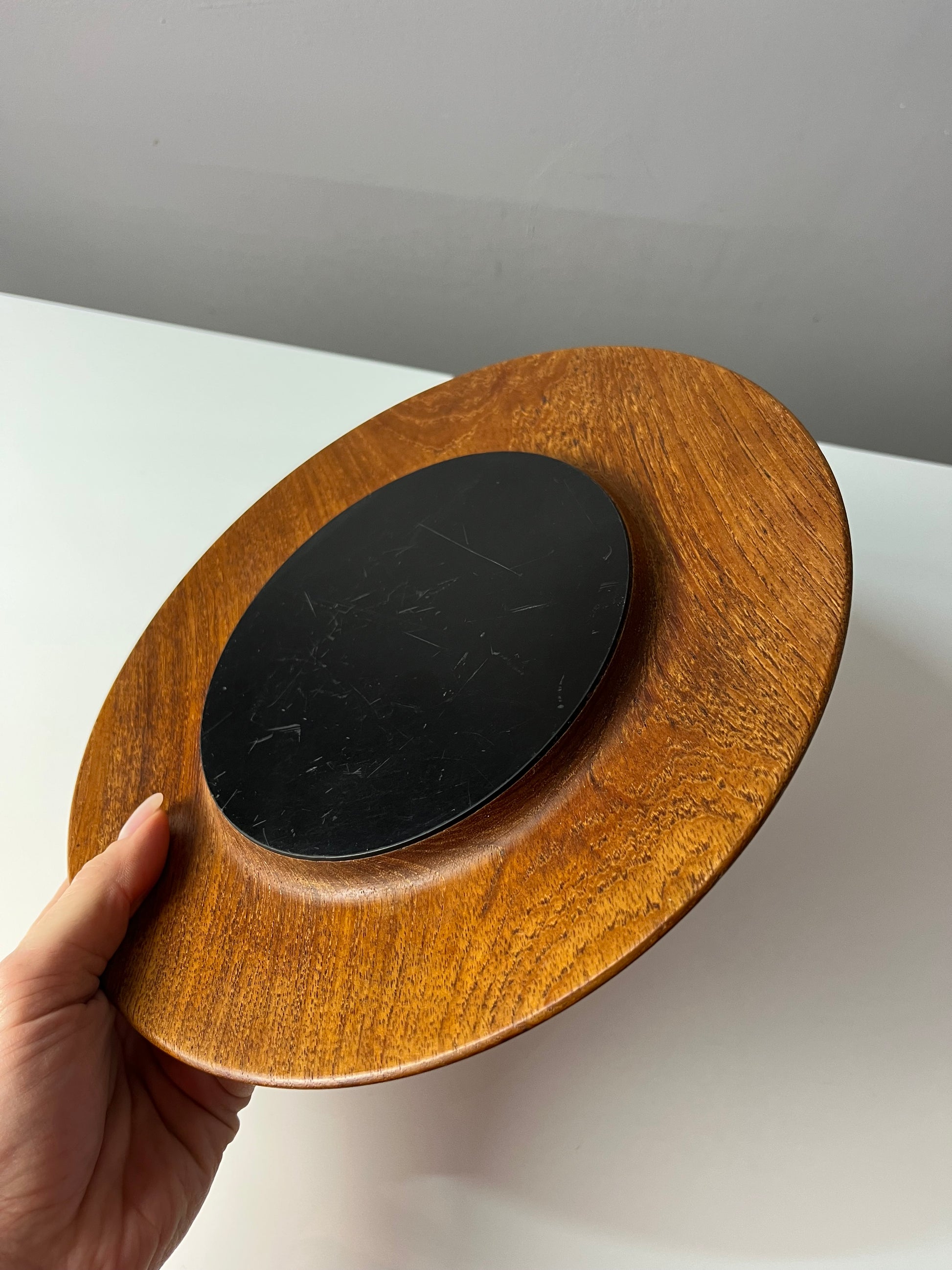 Käseglocke und Teakbrett aus Dänemark