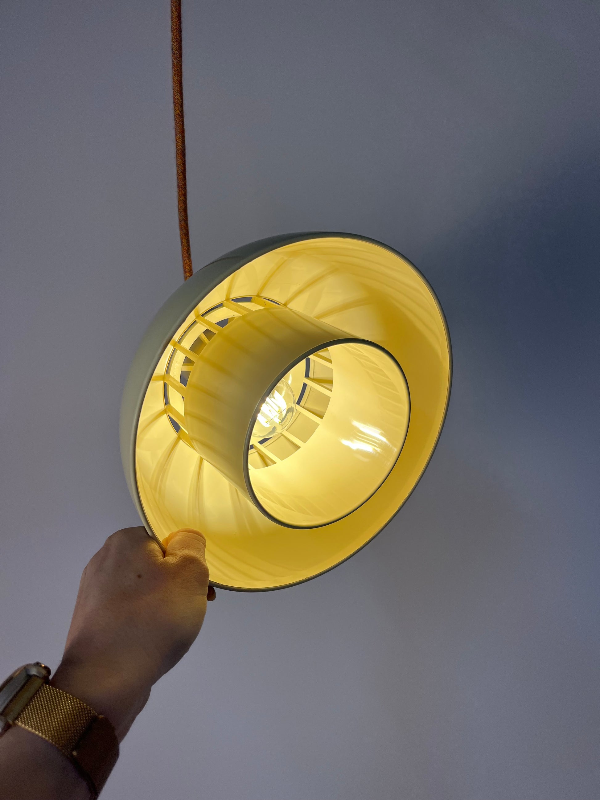 Hängelampen Minisol creme von K. Kewo für Nordisk Solar