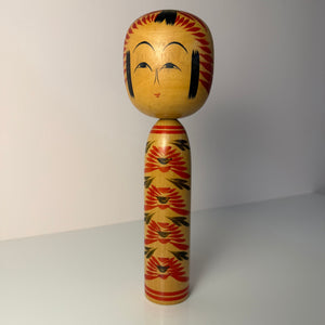 Japanische Kokeshi Holzfigur handbemalt