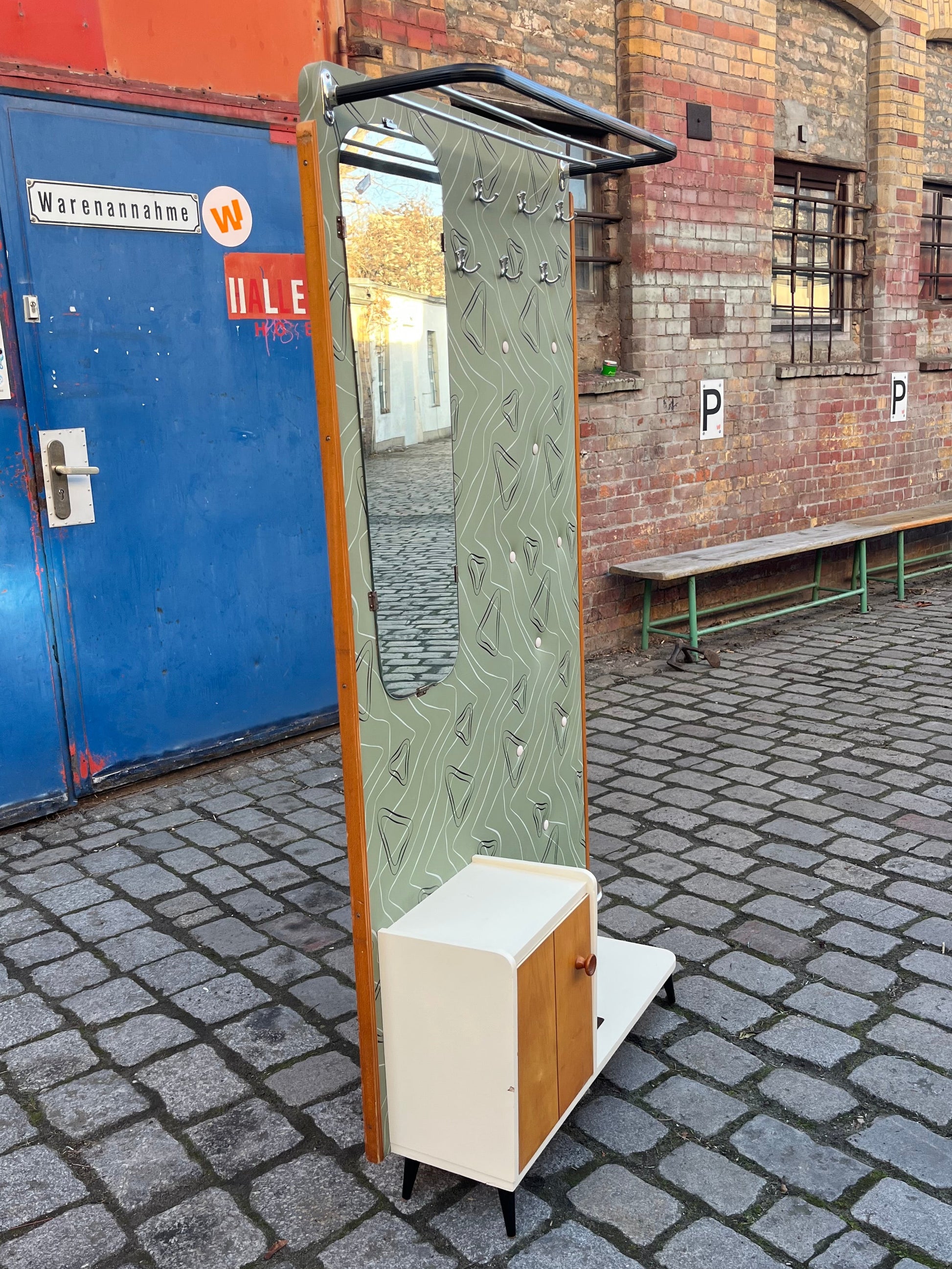 Wandgarderobe mintgrün mit Spiegel, Schrank & Schirmständer