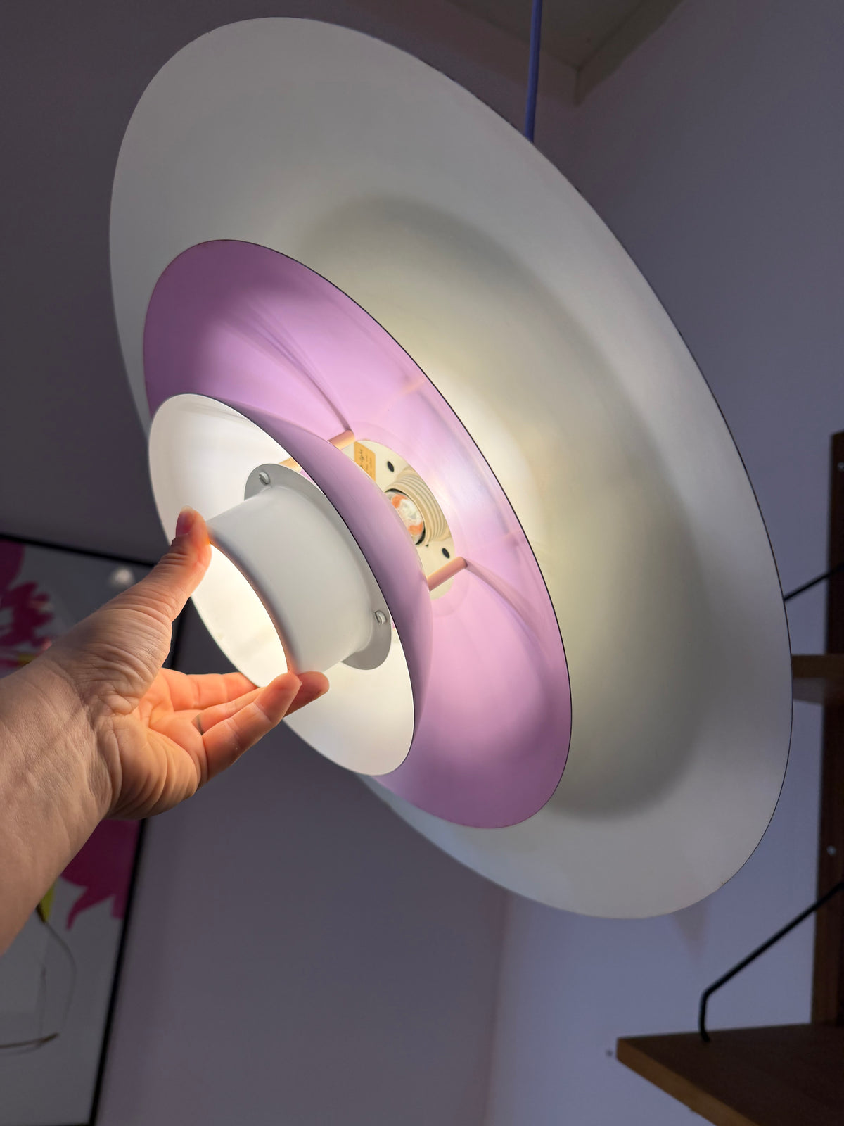 Lamellenlampe weiß lila von Formlight