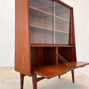 Vitrine Teak mit Klappfächern aus Deutschland