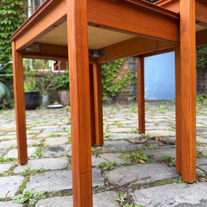 Set: 2 Satztische Teak & gelbe Fliesen aus Dänemark
