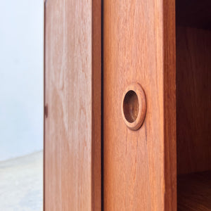 Schrank Teak mit Schiebetüren aus Dänemark