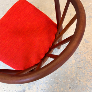 Armlehnstuhl Teak mit orangem Polster von J. L. Møllers Møbelfabrik