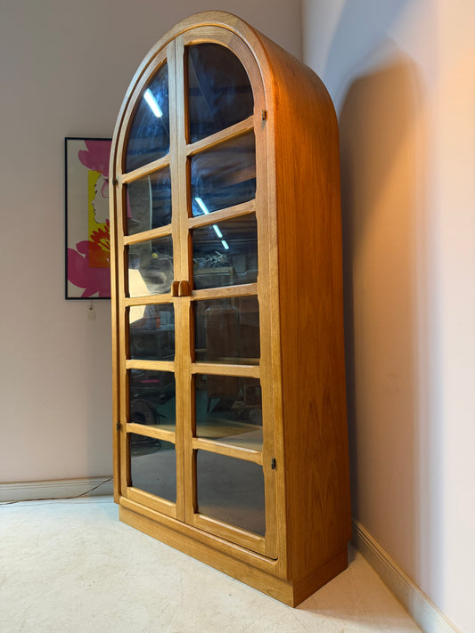Rundbogen Vitrine Teak von Dyrlund
