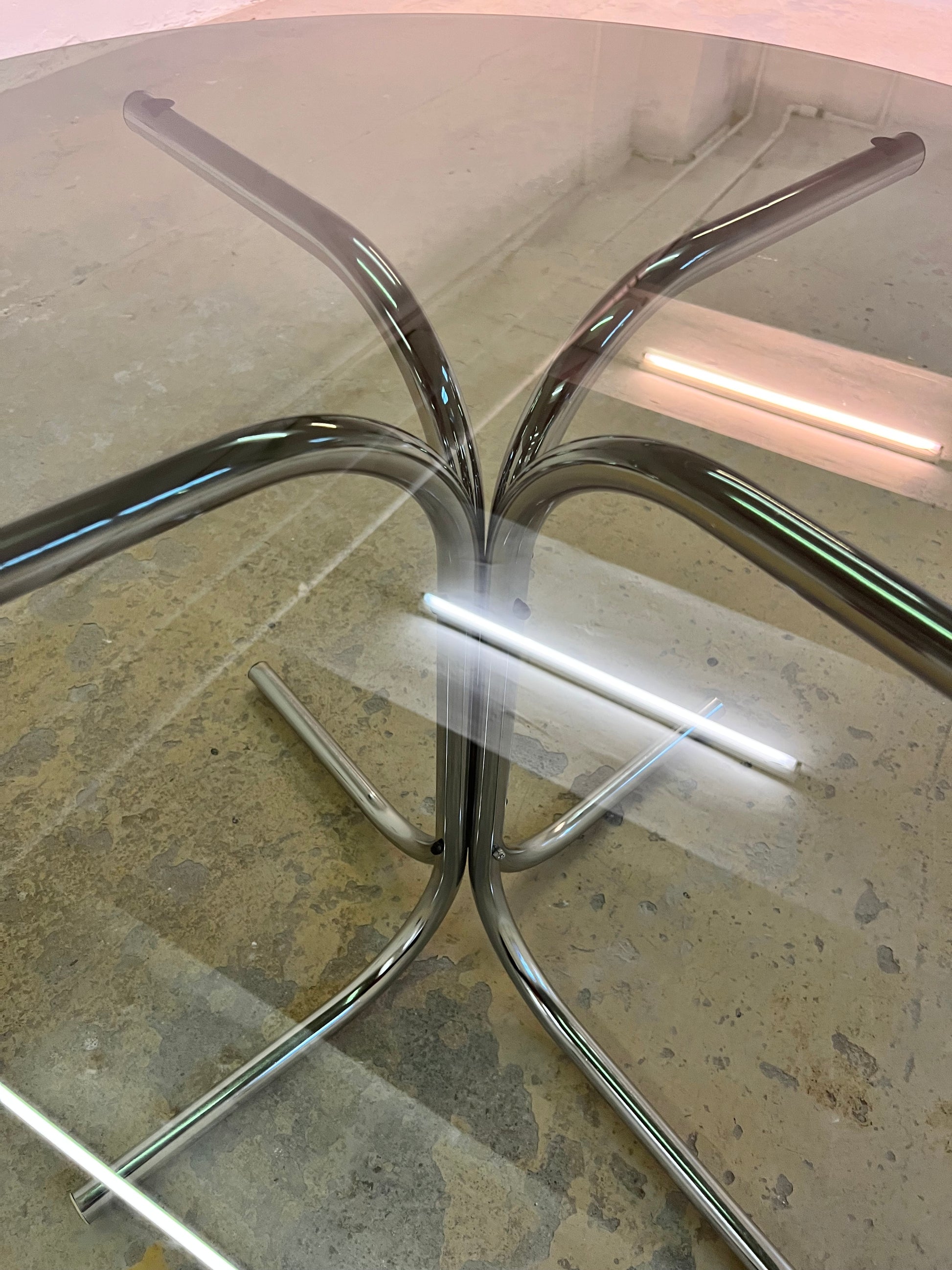 Runder Esstisch Rauchglas & Chrom