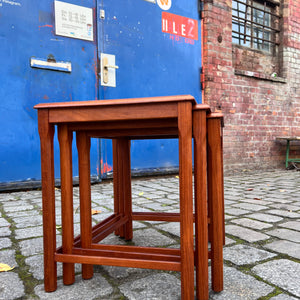 Satztische grau grün Fliesen Teak aus Dänemark