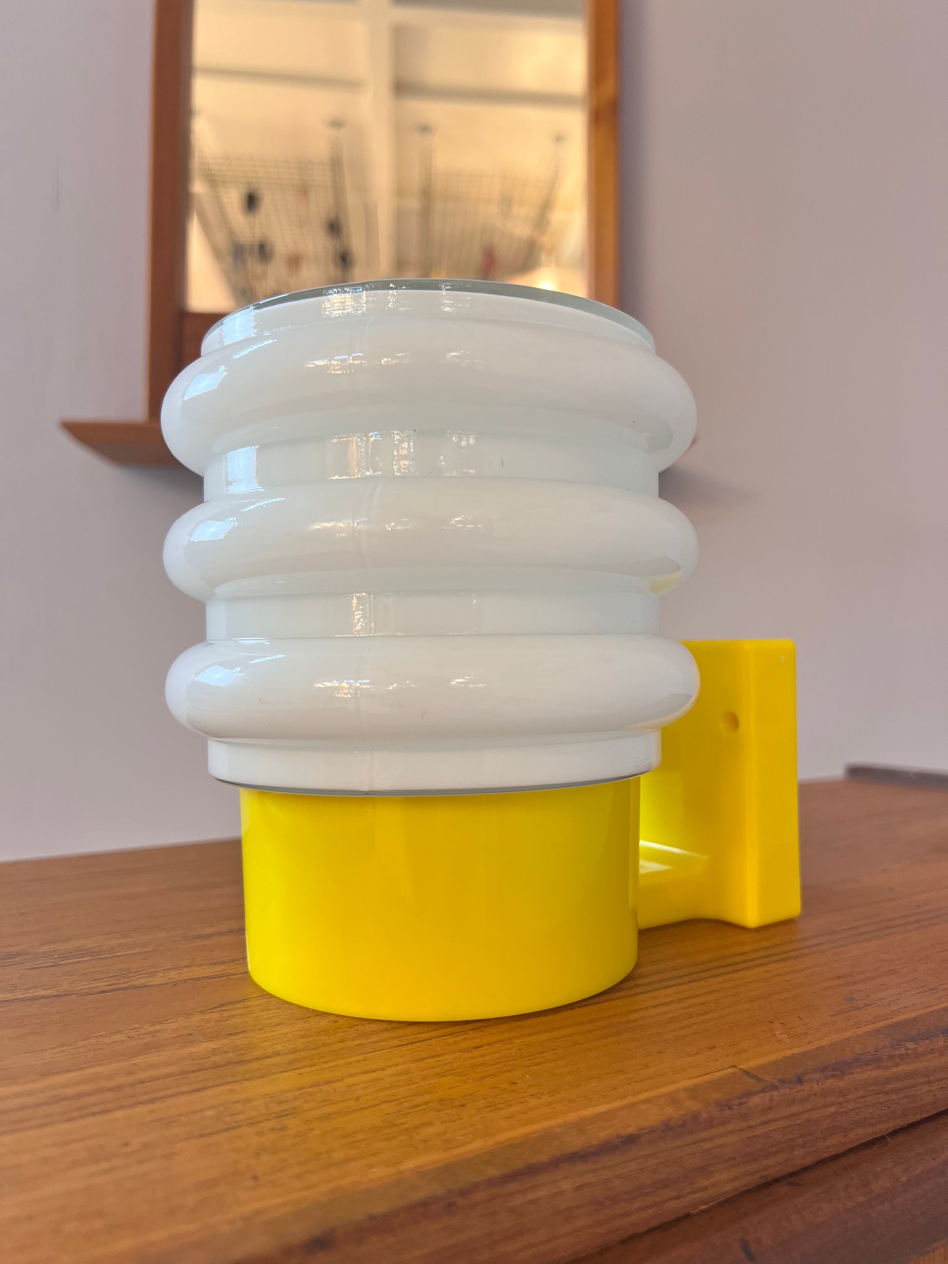 Schwedische Wandlampe 70er