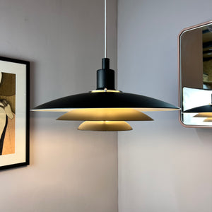 Lamellenlampe schwarz weiß aus Dänemark