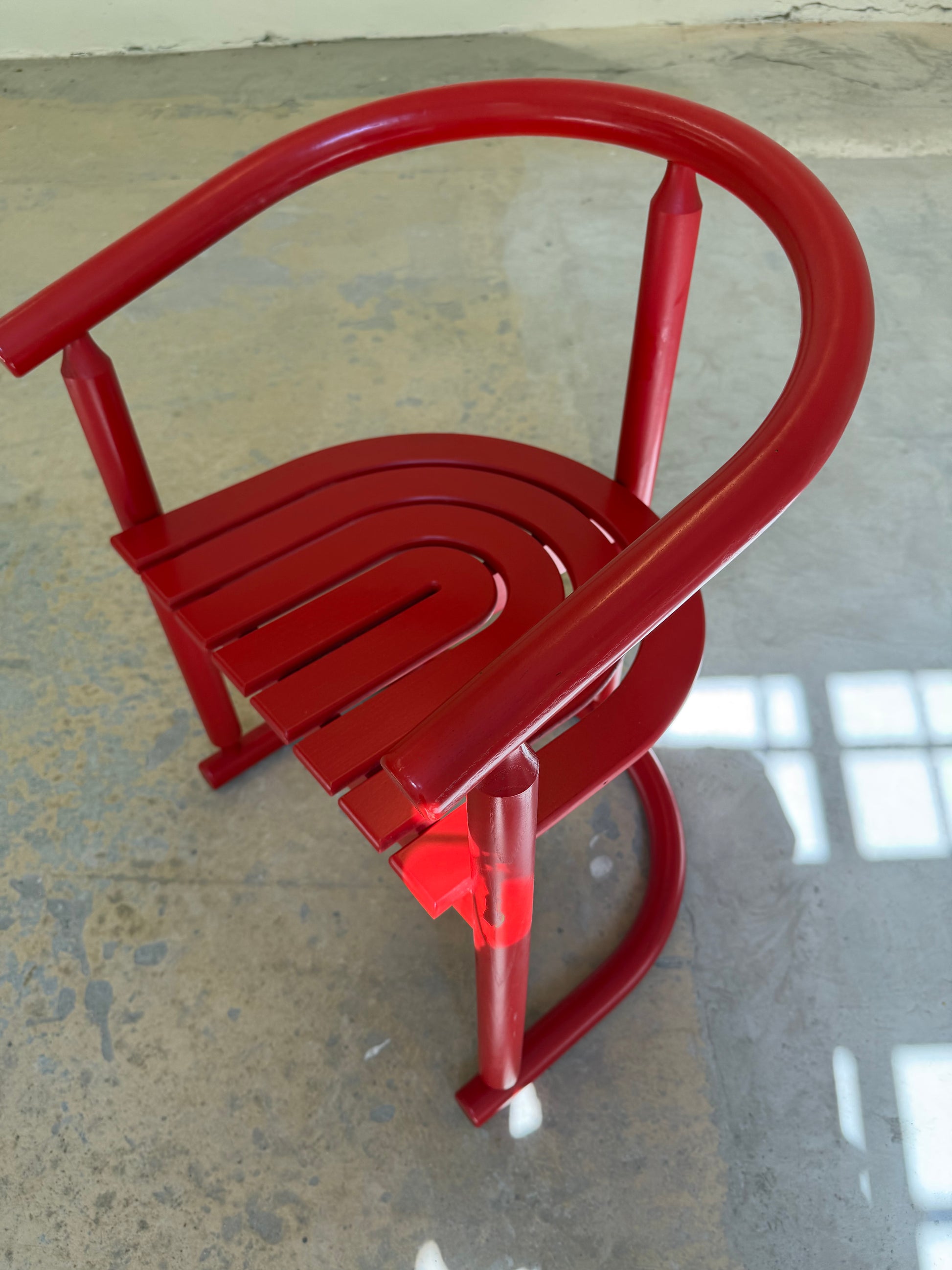 Armlehnstuhl rot von Allmilmö