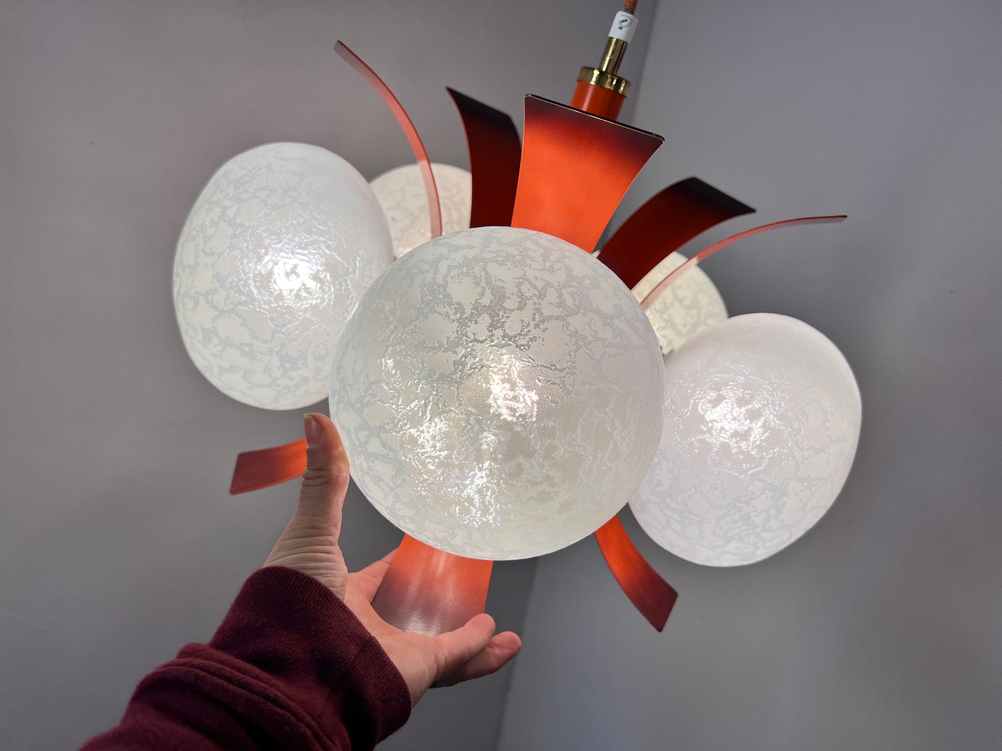 Kronleuchter weiß orange von Richard Essig
