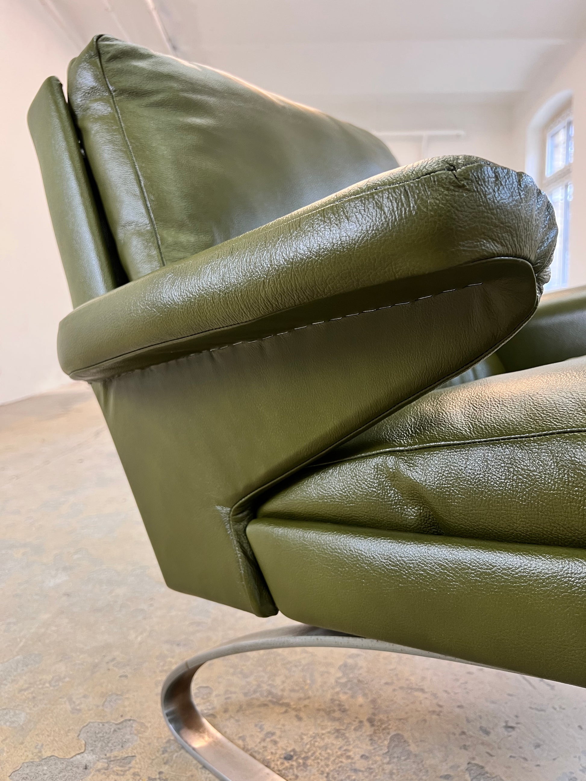 Swing Chair grün Echtleder Chrom von Reinhold Adolf & Hans Jürgen Schröpfer für COR