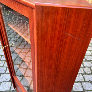 Eckschrank Teak mit Glastür und Schloss
