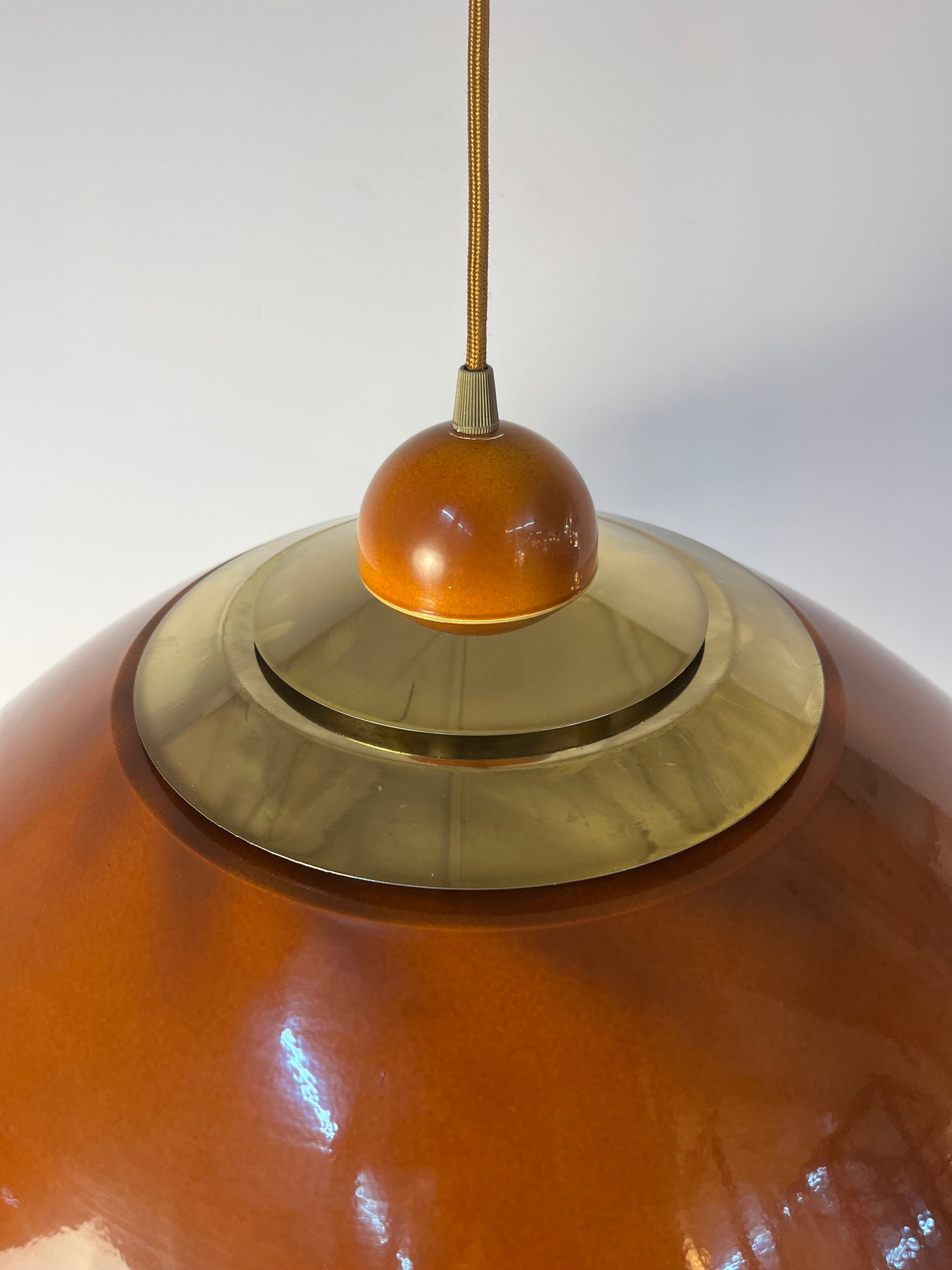 Hängelampe orange Messing aus Belgien