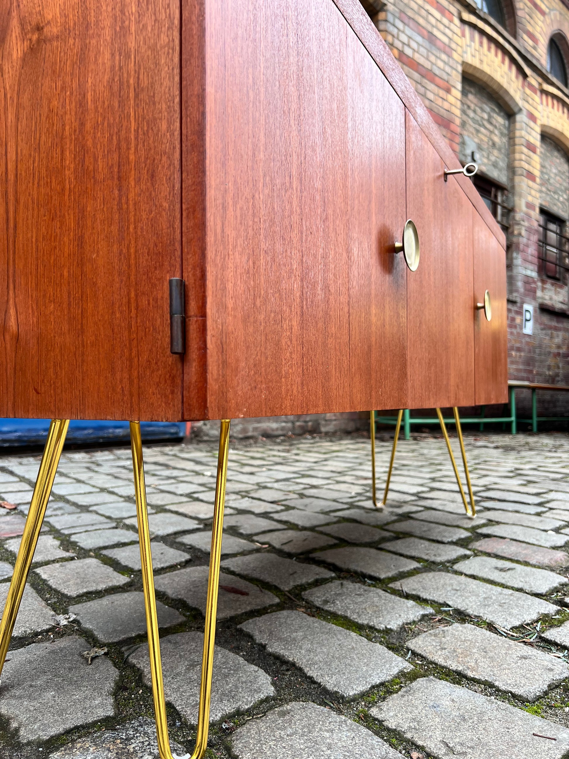 Sideboard Teak mit Fliesen und Schloss