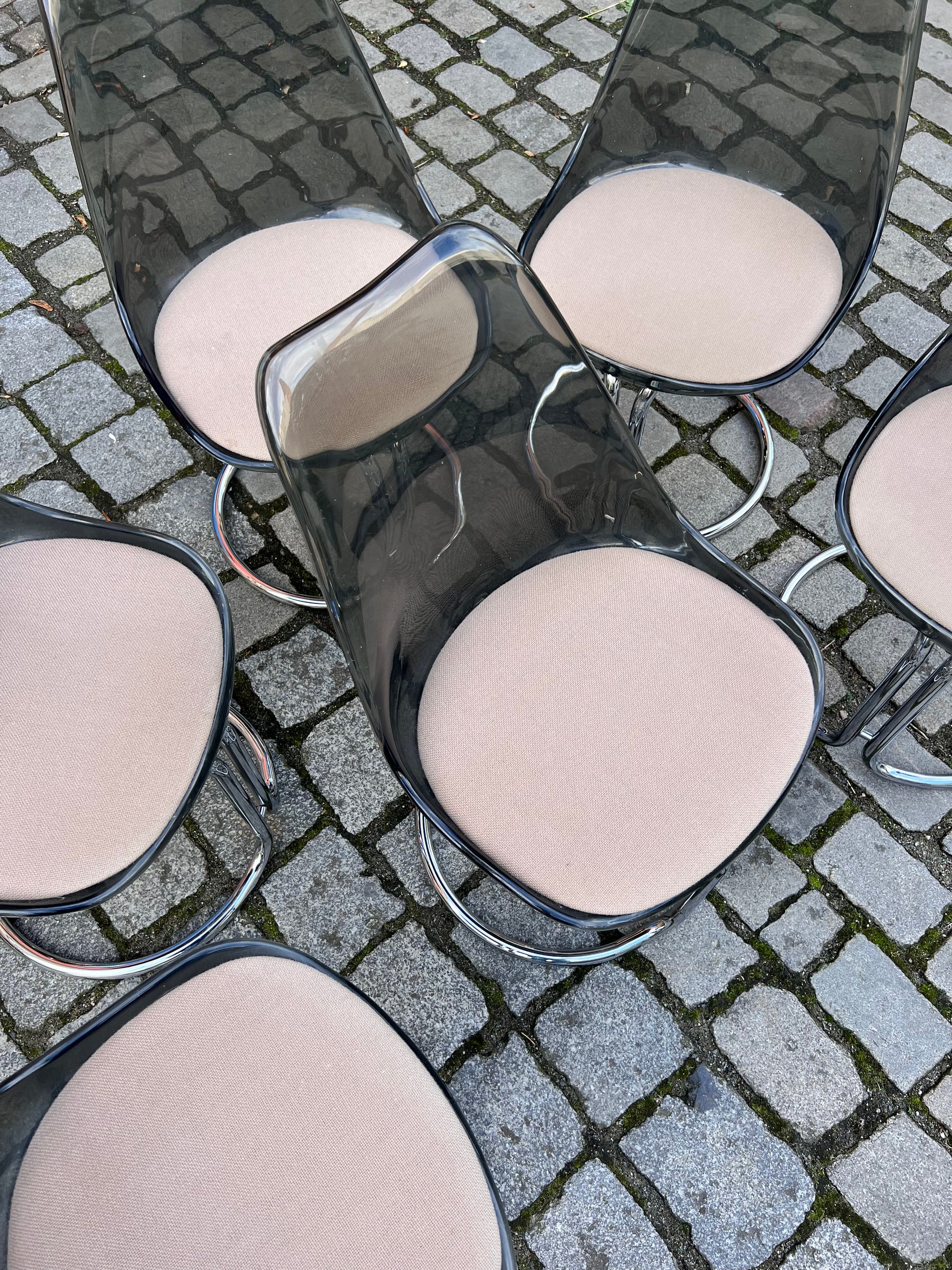 Freischwinger grau beige Kunststoff Chrom