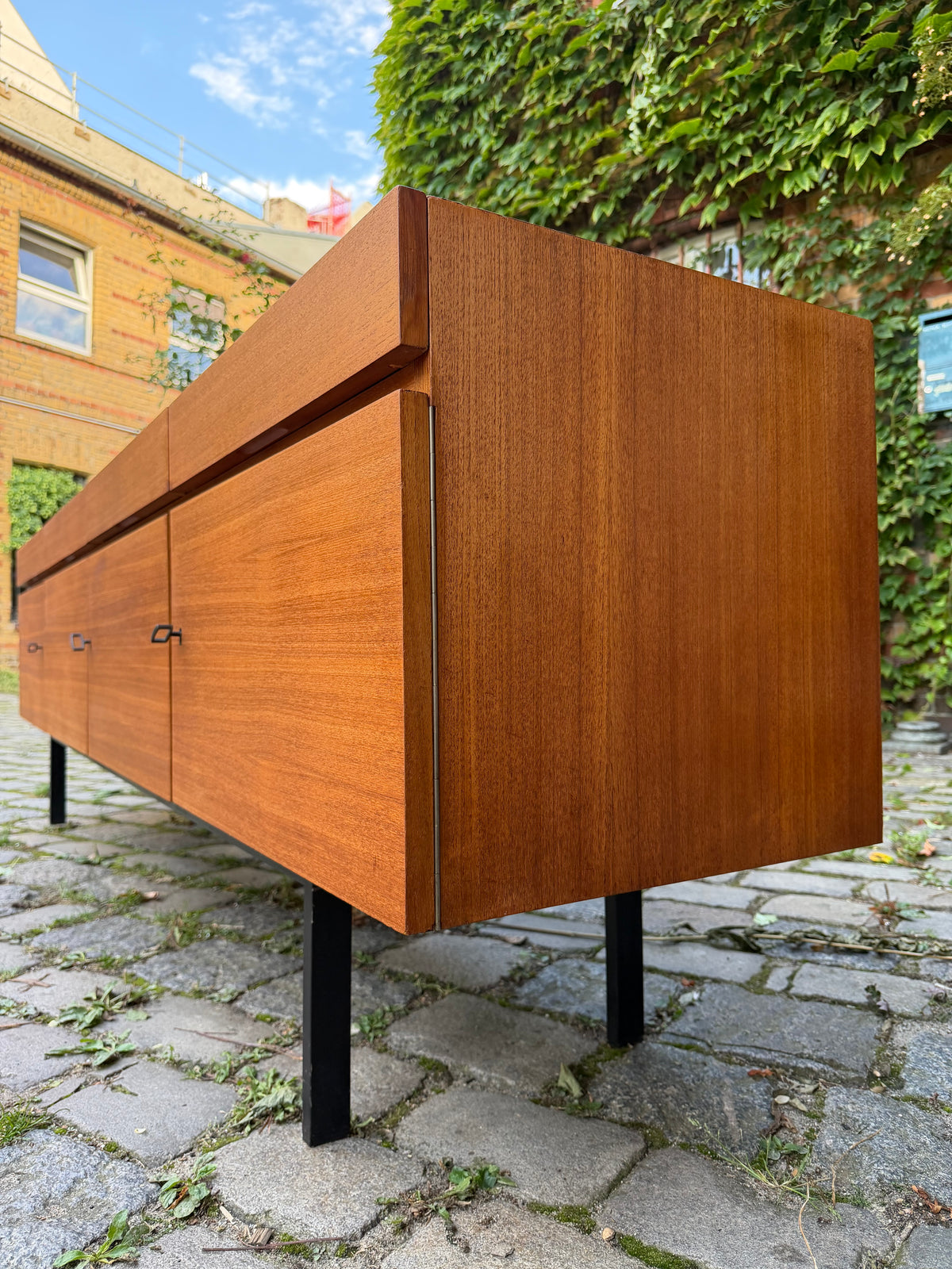 XXL Sideboard Teak mit Schloss aus Deutschland