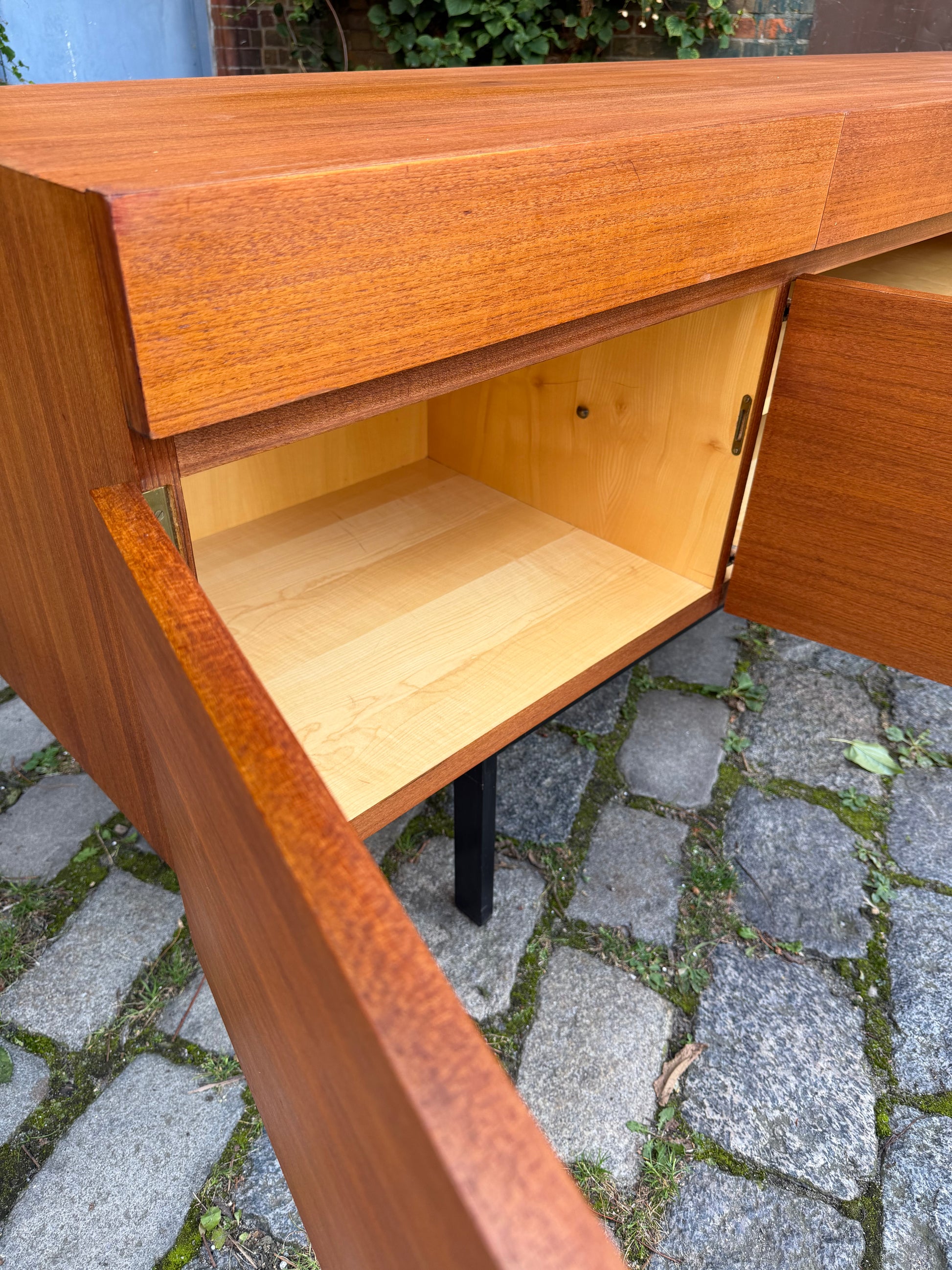 XXL Sideboard Teak mit Schloss aus Deutschland