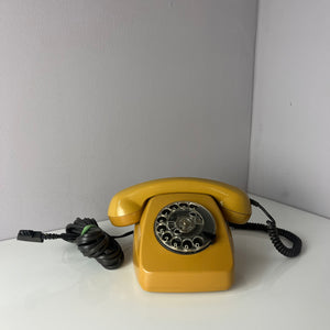 Telefon FeTap 611-2a gelb mit Wählscheibe und Kabel