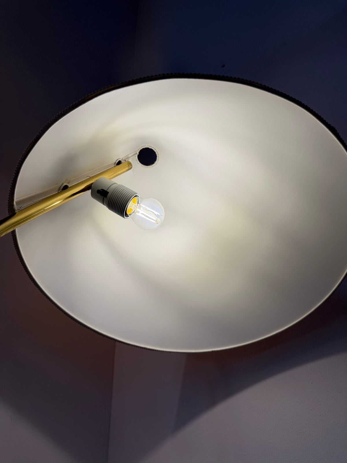 Stehlampe mit Marmorfuß & original Schirm von Rupert Nikoll